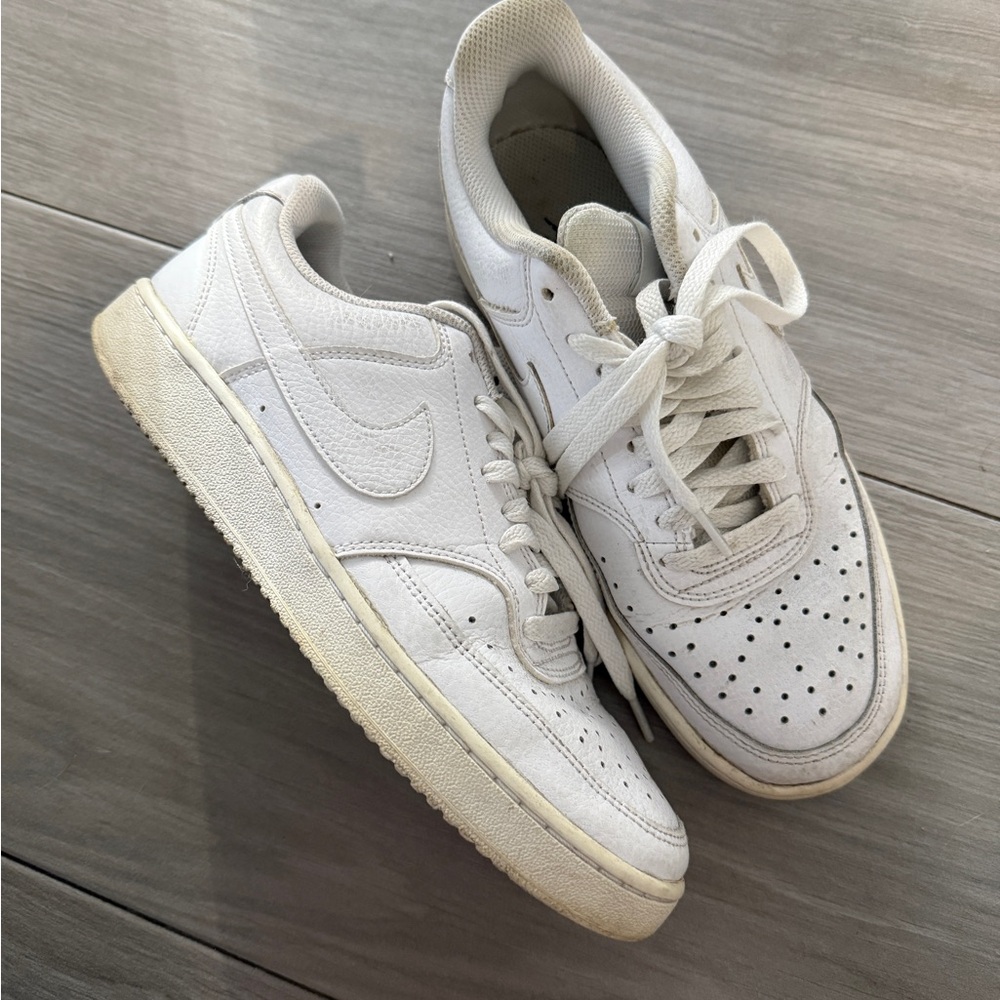 White Nike court Sneakers size 7.5